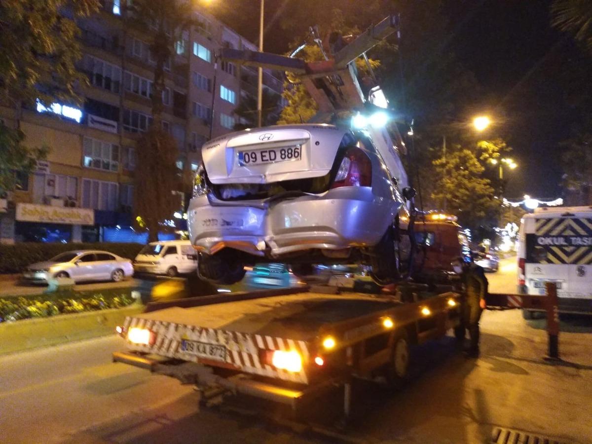 Efeler&rsquo;de zincirleme trafik kazası: 1 yaralı
