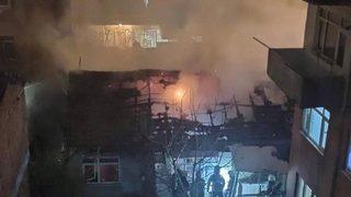 Kağıt toplayıcısı gencin yaşadığı ev alev alev yandı