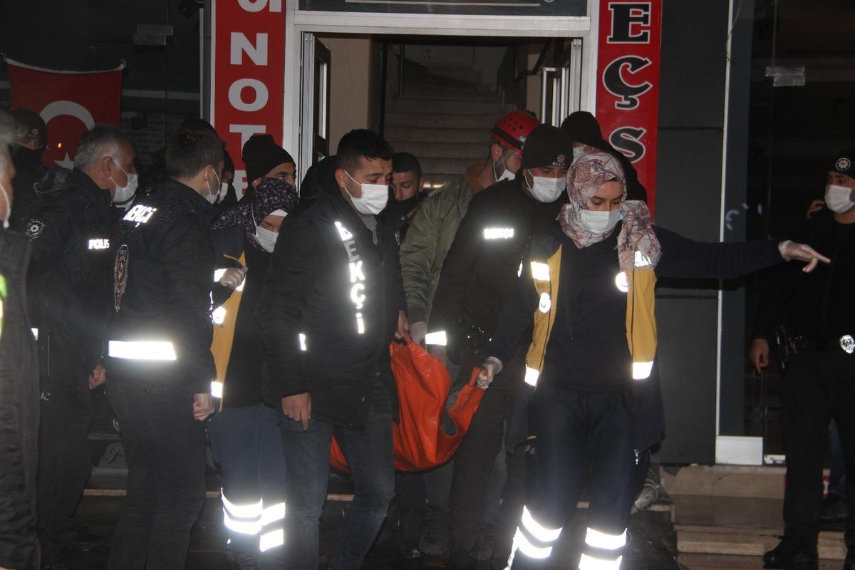 İnşaatta tartışma bı&ccedil;aklı ve silahlı kavgaya d&ouml;nd&uuml;: 5 yaralı