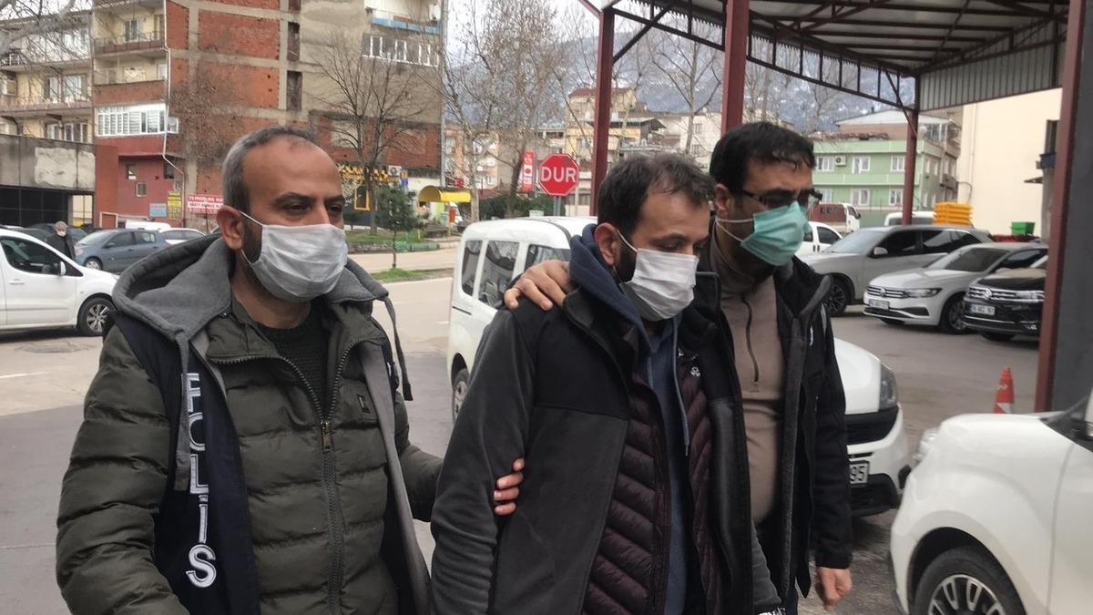 Bursa&rsquo;da ka&ccedil;ak sigara &uuml;retim tesisine polis baskını