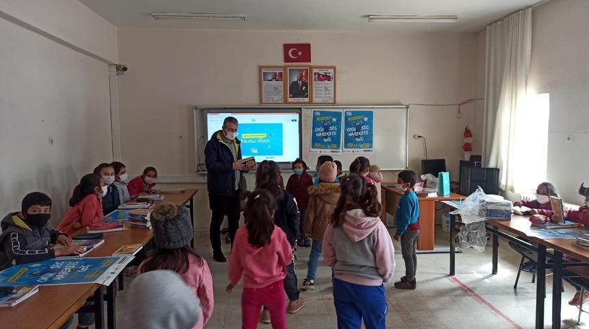 Kahramanmaraş’ta 500 öğrenciye kitap hediyesi