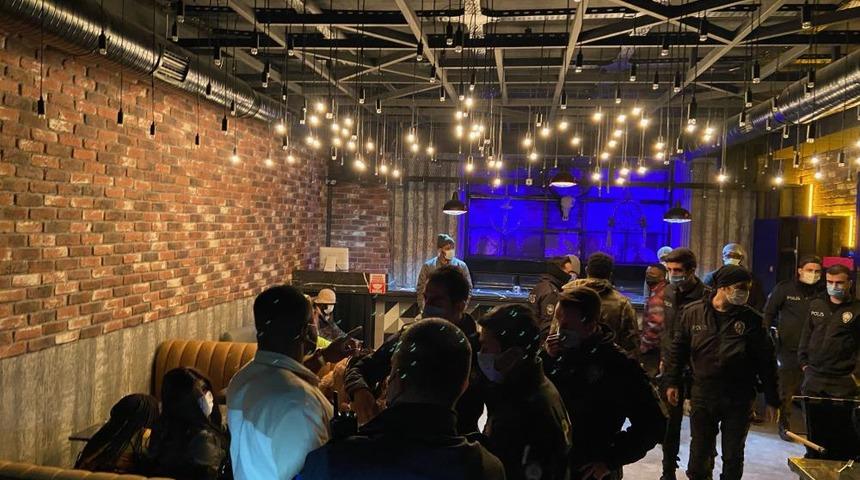 Esenyurt'ta Afrikalıların korona partisine polis baskını! 'Eğlendik yalan yok'