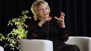 Nevra Serezli: Kız istemeye gofretle geldi