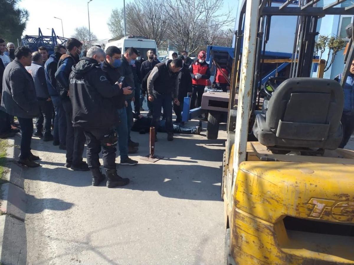 Balıkesir&rsquo;de 3 aracın karıştığı trafik kazasında: 1 yaralı