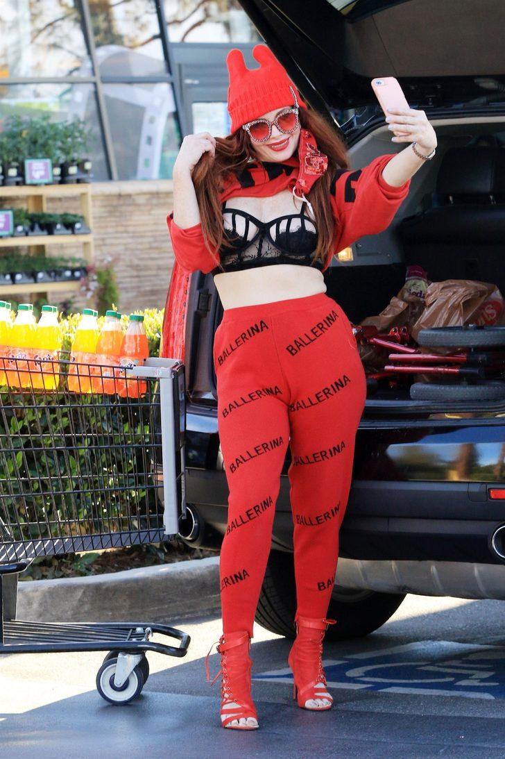 Phoebe Price'ın yine bakışları üzerine topladı! G3