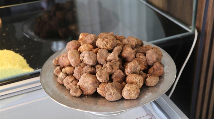 3 ton civarında tüketilen keme kebabına yeri yabancı turist akını! 