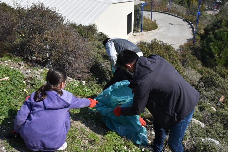 Yunusemreli doğaseverler çevre temizliği için toplandı G4