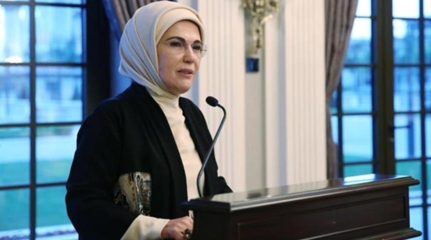 Somalili model Iman'dan Emine Erdoğan'a anlamlı teşekk&uuml;r
