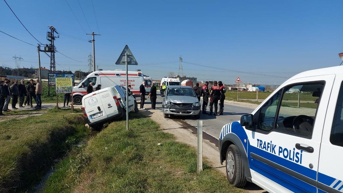 Silivri&rsquo;de trafik kazası: 3 yaralı
