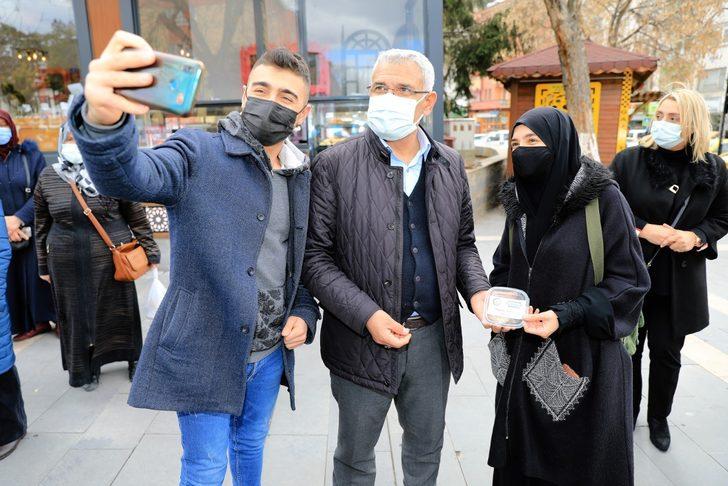 Başkan Güder’den vatandaşa kandil simidi G2