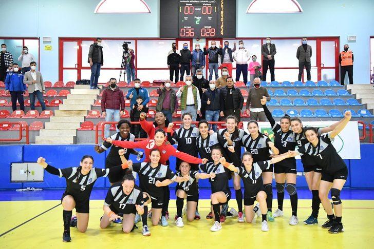 Mavi Kelebekler, Sivas’ı da puansız gönderdi G1