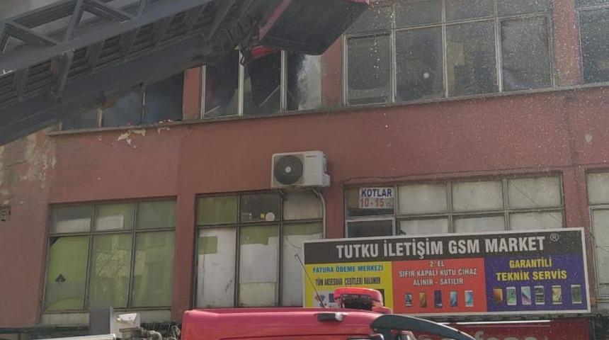 Depoda çıkan yangın paniğe neden oldu