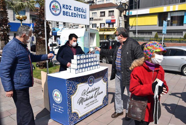 Kdz. Ereğli Belediyesi, kandil simidi dağıttı G4