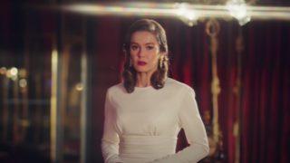 Camdaki Kız dizisi ne zaman başlayacak? Dizinin yayın tarihinde değişiklik