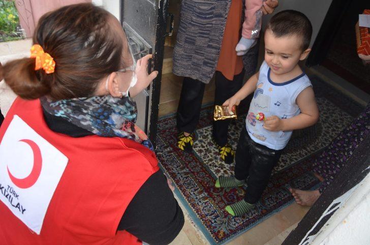 Simitler Kızılay’dan, dualar büyüklerden G2