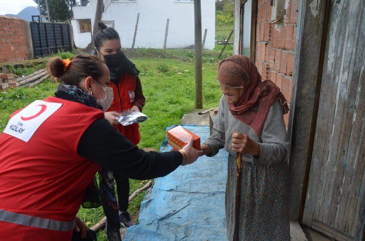 Simitler Kızılay’dan, dualar büyüklerden G3