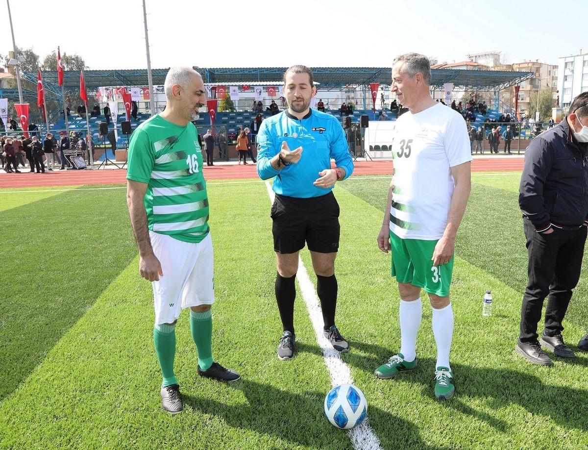 Gaziemir İl&ccedil;e Stadı yeni y&uuml;z&uuml;yle hizmette