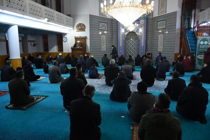 Gaziantep, Şanlıurfa, Malatya, Kahramanmaraş, Adıyaman ve Kilis'te Berat Kandili dualarla idrak edildi G4