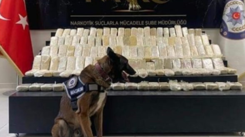 Van'da dev operasyon! ’Magnum’ ilk icraatında 104 kilo eroin yakaladı