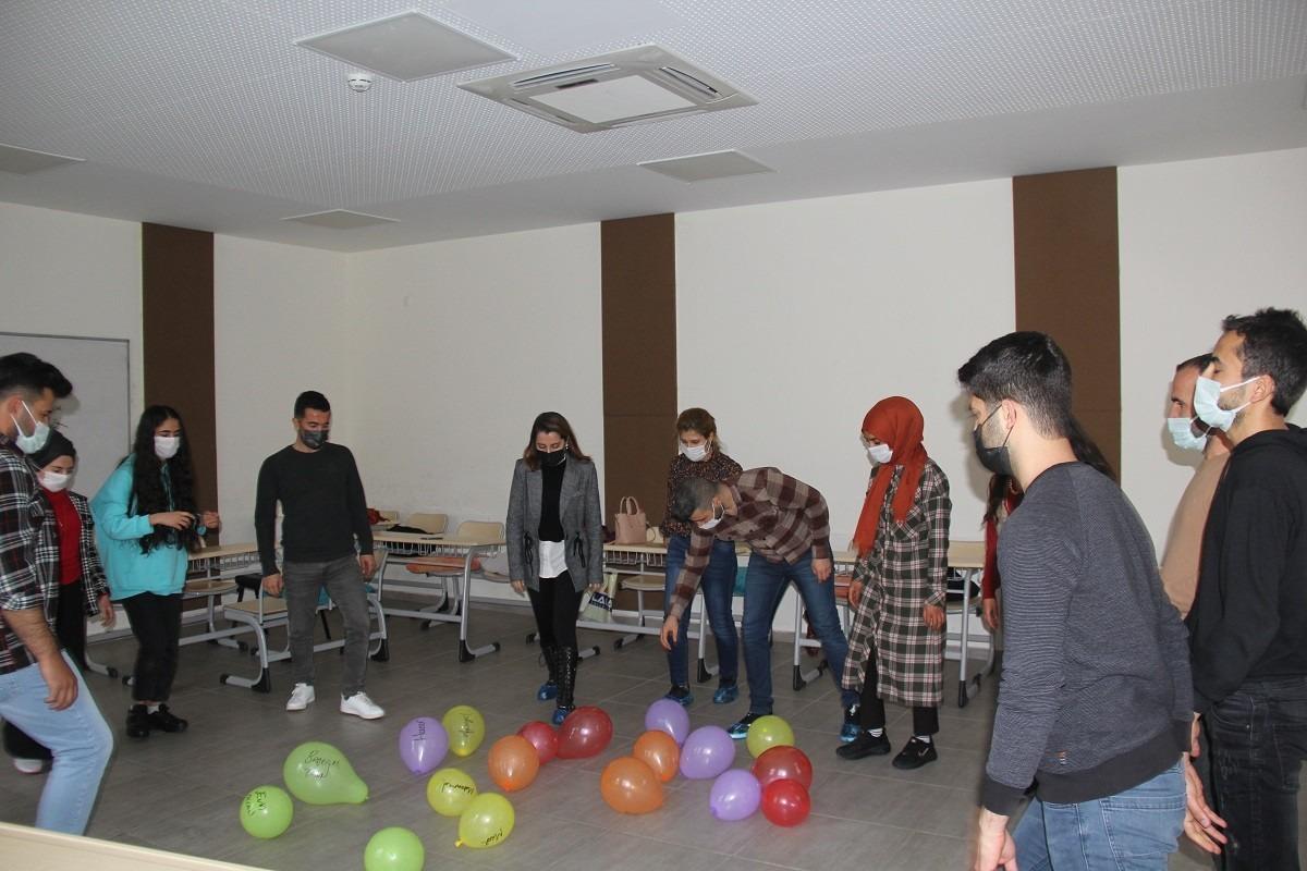 Kulp&rsquo;ta a&ccedil;ılan drama kursuna vatandaşlardan yoğun ilgi