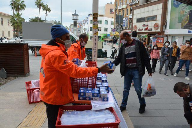 Mersin’de 30 bin kandil simidi dağıtıldı