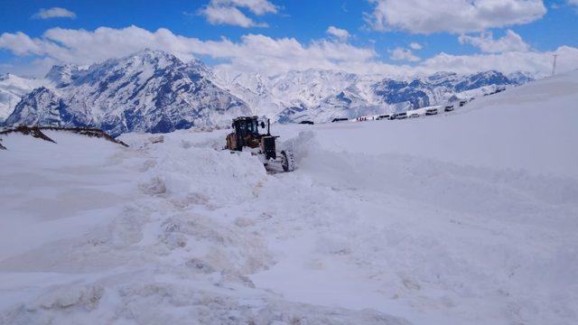 Hakkari’de 36 yerleşim yolu ulaşıma açıldı