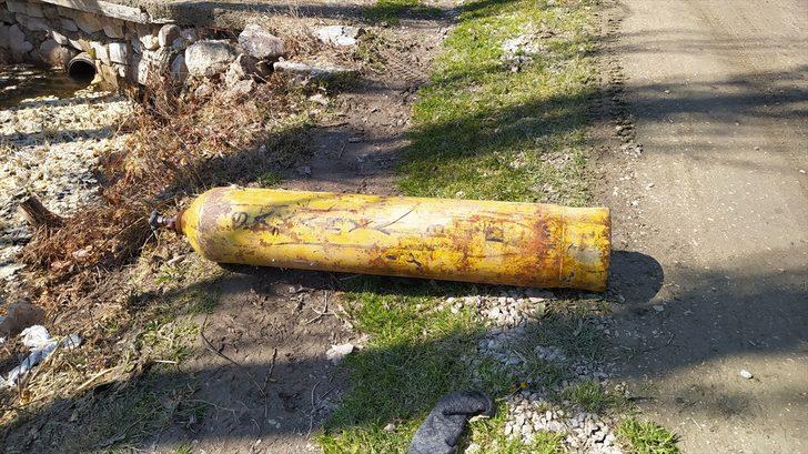 GÜNCELLEME - Sakarya'da kimyasal gazdan etkilenen ikisi polis 12 kişi hastaneye kaldırıldı G1