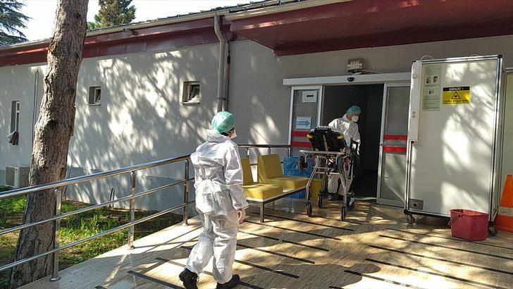 GÜNCELLEME - Sakarya'da kimyasal gazdan etkilenen ikisi polis 12 kişi hastaneye kaldırıldı G4