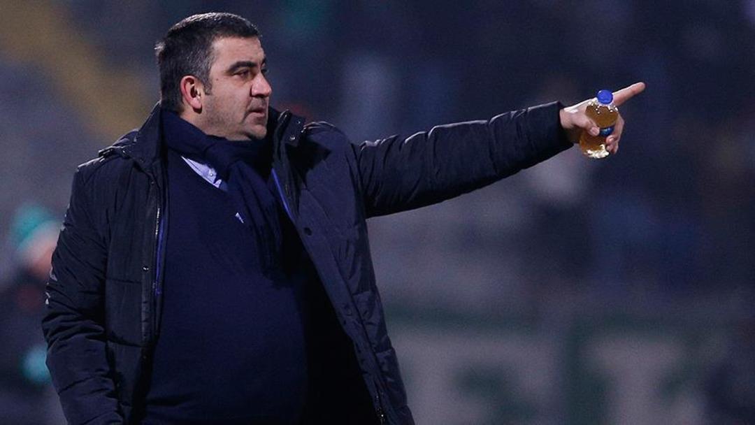 &Uuml;mit &Ouml;zat kimdir? &Uuml;mit &Ouml;zat ka&ccedil; yaşında? &Uuml;mit &Ouml;zat hangi takımlarda oynadı?