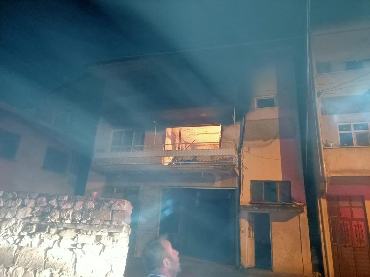 Bilecik&rsquo;te 3 katlı evde yangın &ccedil;ıktı