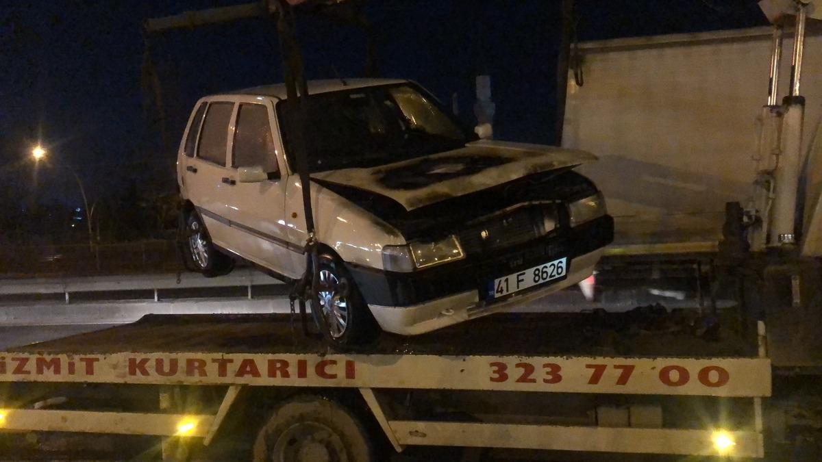 D100&rsquo;de yanan otomobilden sı&ccedil;rayan alevler, bir otomobili daha yaktı