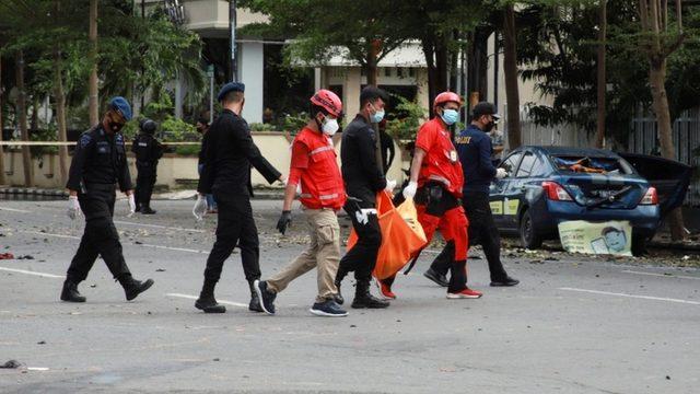 Endonezya da kiliseye saldırı d&uuml;zenlendi, en az 14 kişi yaralandı 1