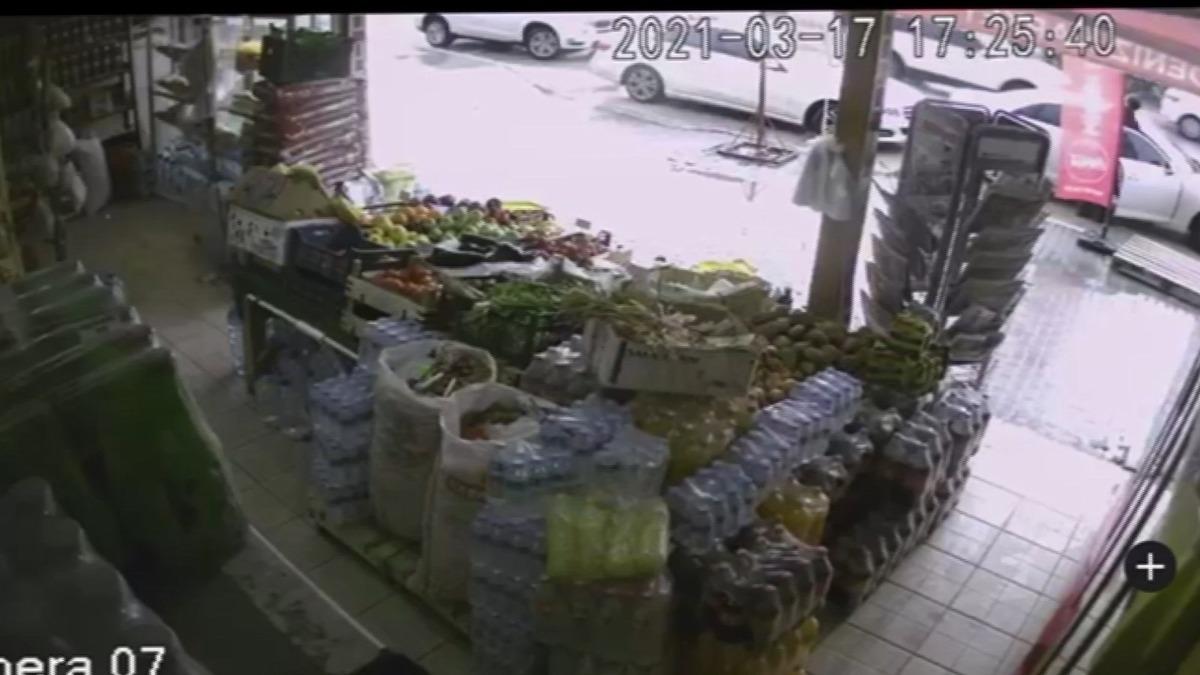 (&Ouml;zel) Bursa&rsquo;da bir garip olay...Otomobili &ccedil;alacaktı, 10 yaşındaki &ccedil;ocuk engel oldu
