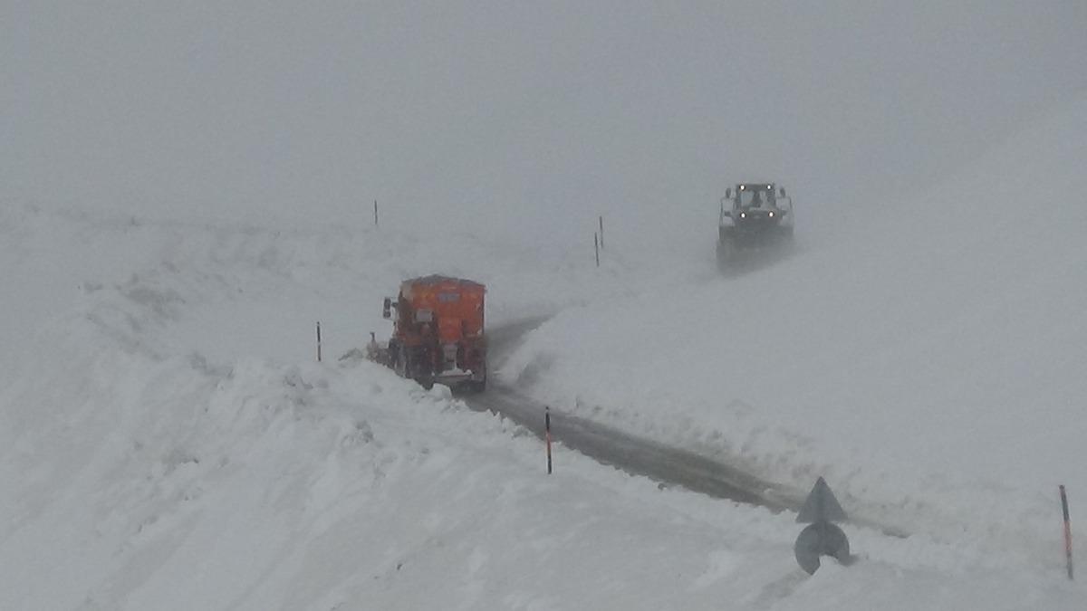 Van&rsquo;da iki mevsim bir arada yaşanıyor