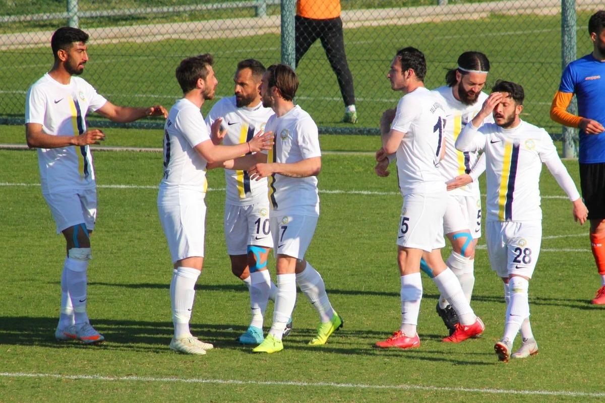 Talasg&uuml;c&uuml; Belediyespor 4&rsquo;de 4 yaptı