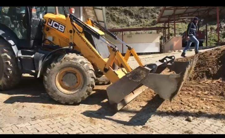 Nazilli’de heyelan yolu kapattı, ekipler açtı G3