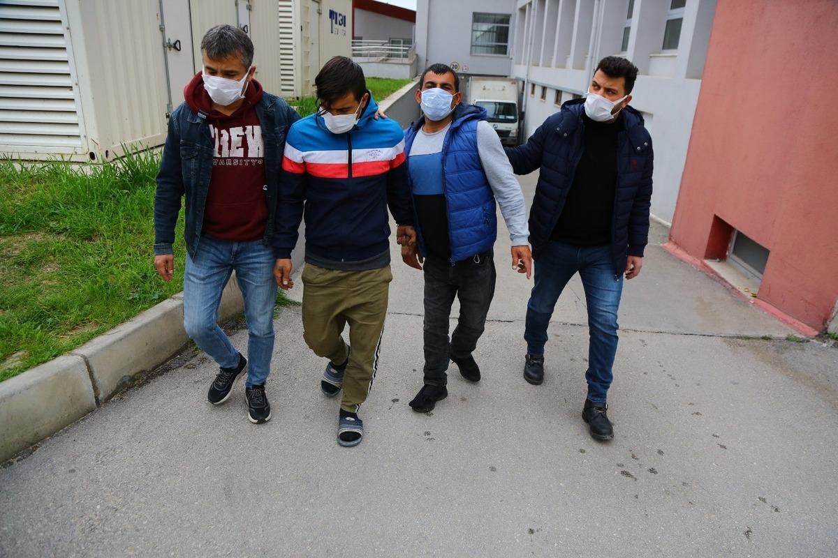 &Ccedil;ocukları uyuşturucuya alıştırıp torbacı yapan engelli tutuklandı