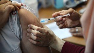 Son Dakika: 60 yaş üzerine aşılama başladı