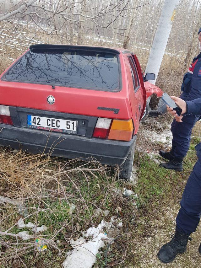 Direğe çarpan otomobilin sürücüsü yaralandı