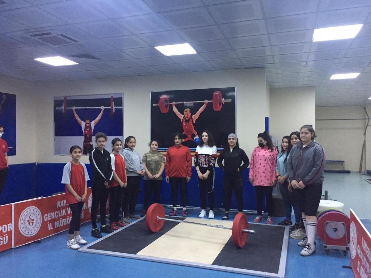 &Ccedil;anakkale Zaferi Anma Kupası Halter İl Birinciliği Tamamlandı