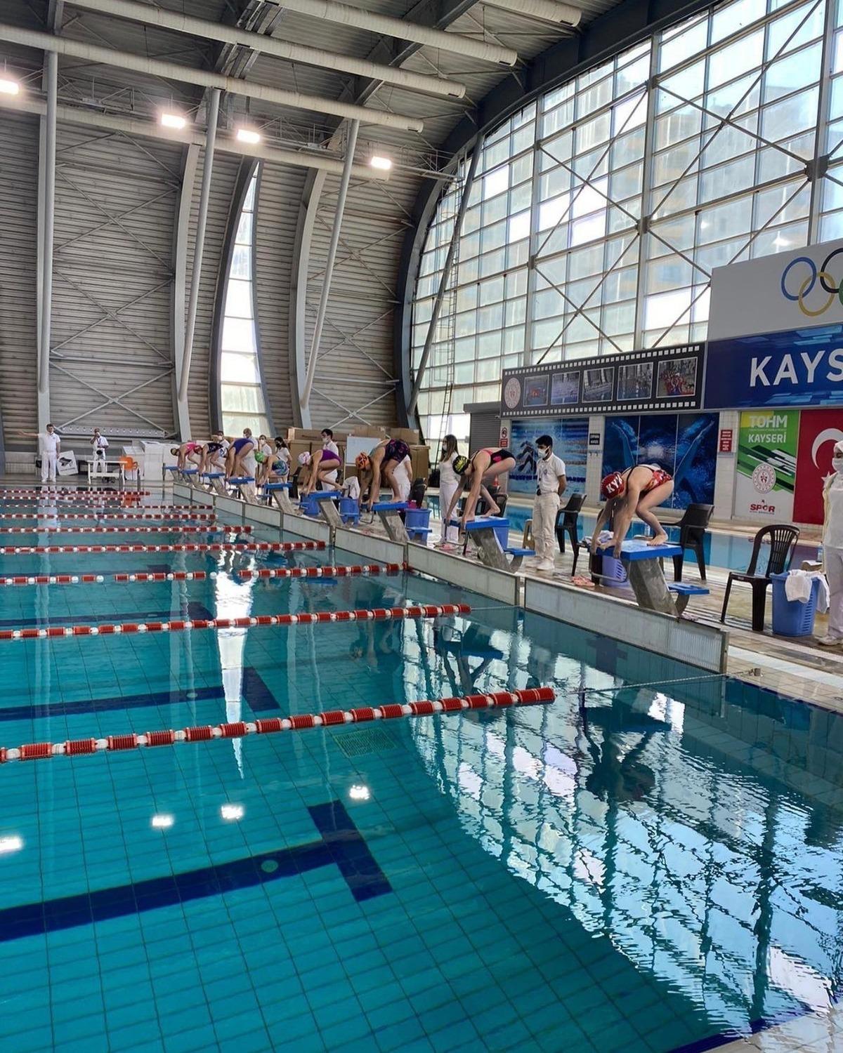 Spor A.Ş. sporcularından havuzda b&uuml;y&uuml;k başarı