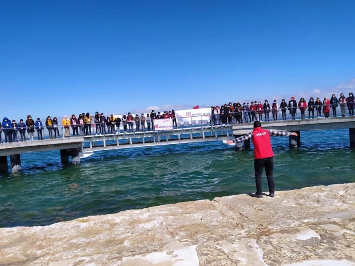 Hakk&acirc;ri ve Muş&rsquo;tan gelen &ouml;ğrenciler Van&rsquo;ı gezdi