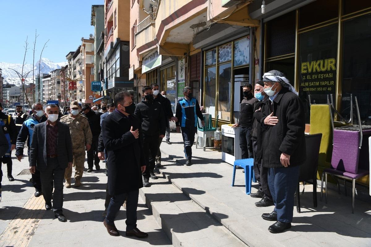 Vali Akbıyık&rsquo;tan korona vir&uuml;s tedbirleri denetimi