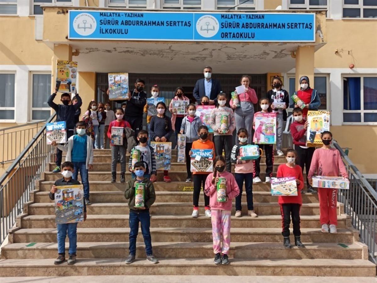 &Ccedil;ocuklar kendi oyuncaklarını kendi yapıyor