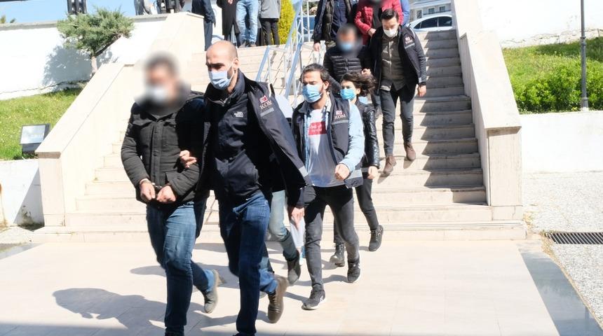 Tefecilik operasyonunda gözaltına alınan 6 şüpheli adliyeye sevk edildi