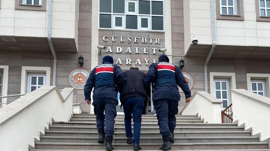 Firari çocuk istismarcısı yakalanarak tutuklandı