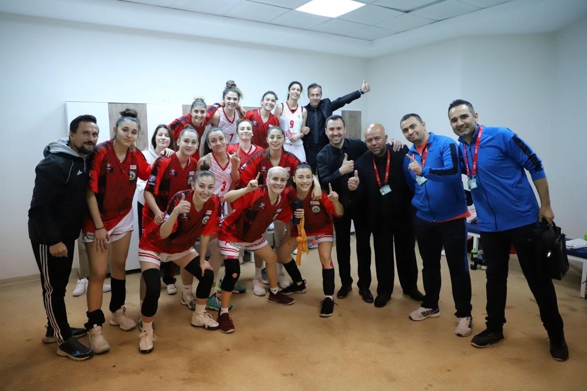 Turgutlu Belediyespor potada farklı başladı