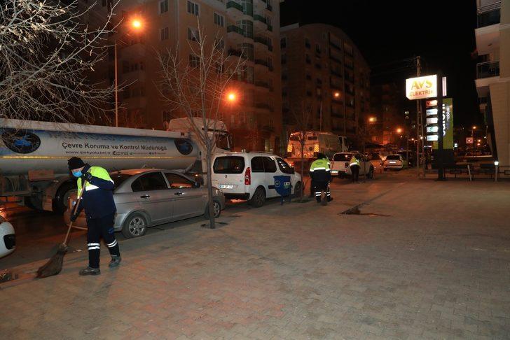 İpekyolu Belediyesinden gece temizliği: 3 ton çöp toplandı G1