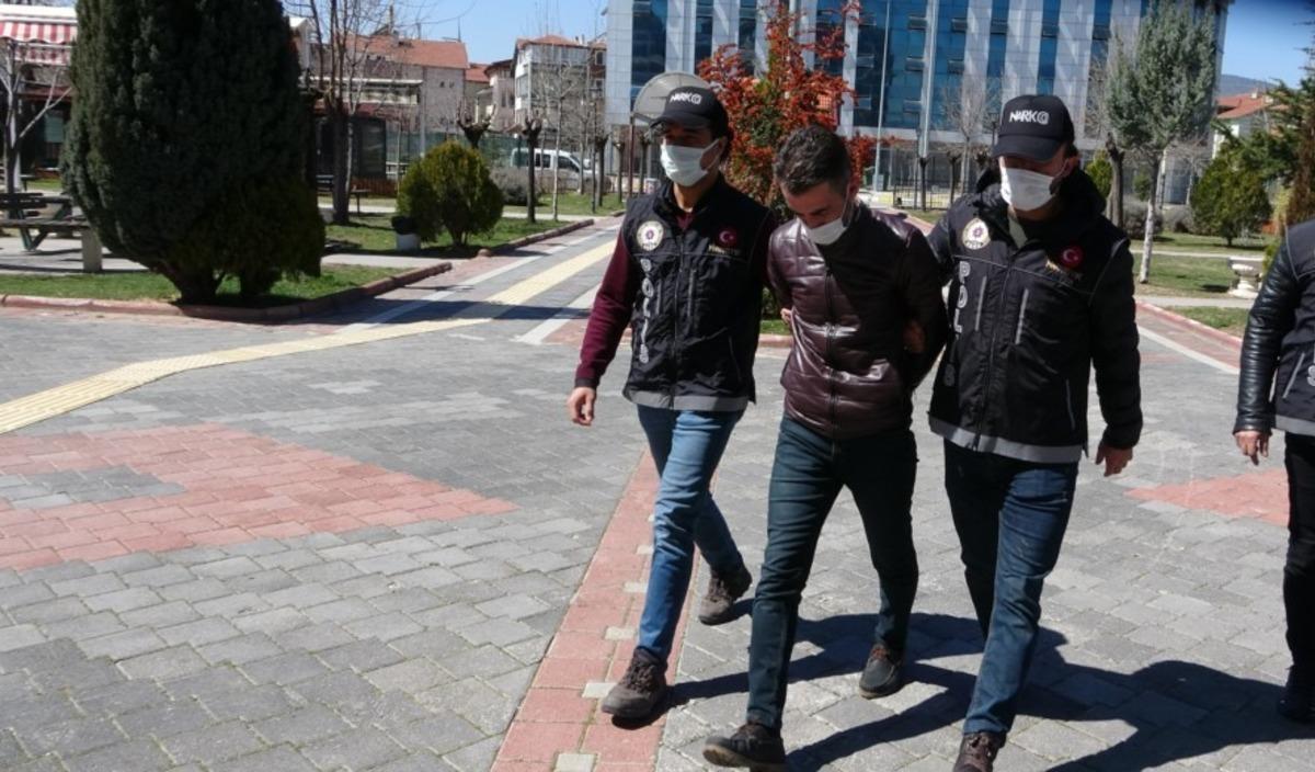 Isparta&rsquo;da valiz ve sırt &ccedil;antasına gizlenmiş 15 kilo 272 gram esrar ele ge&ccedil;irildi