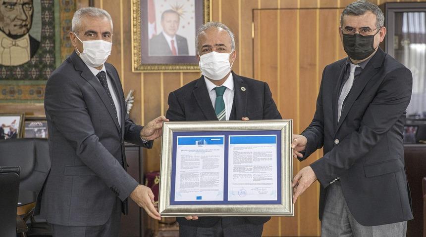 Atat&uuml;rk &Uuml;niversitesi Eche Kalite Sertifikası ile &ouml;d&uuml;llendirildi